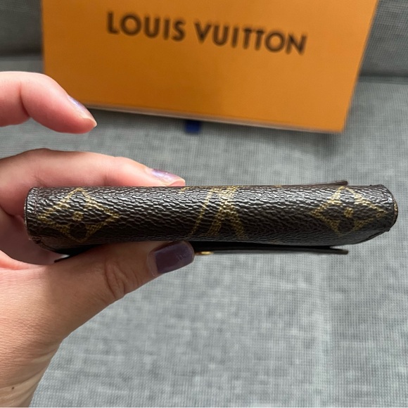 ✨ Louis Vuitton Monogram Compact Wallet BOX NOT INCLUDED - Picture 12 of 16